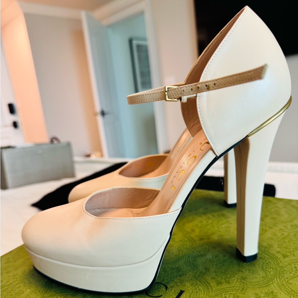Gucci Nude Leather Platform Heels